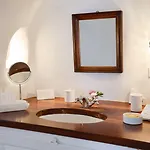 Perivolas Hotel