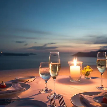 Perivolas Hotel Oia (Santorini)