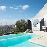 Perivolas Hotel 5*