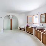 Hotel Perivolas 5*