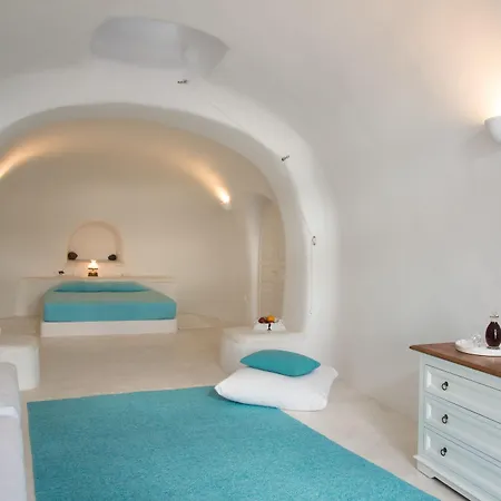Hotel Perivolas