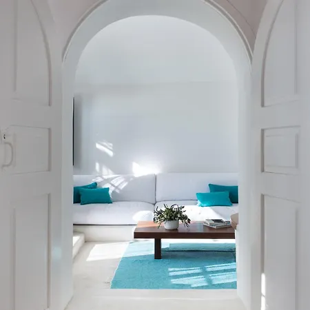 Perivolas Hotel 5*