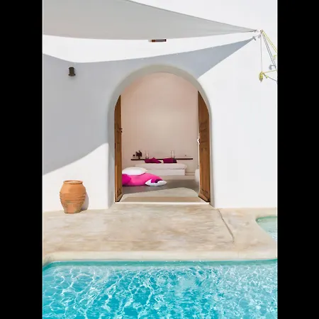 Perivolas Hotel