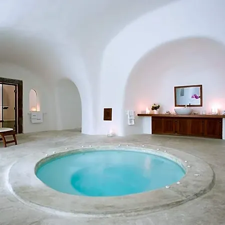 Hotel Perivolas