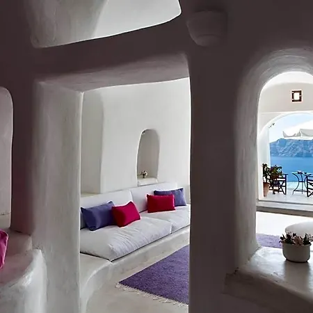 Perivolas Hotel