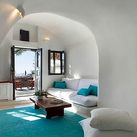 Hotel Perivolas