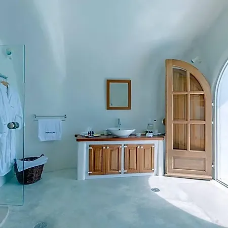 Hotel Perivolas