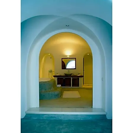 Perivolas Hotel 5*