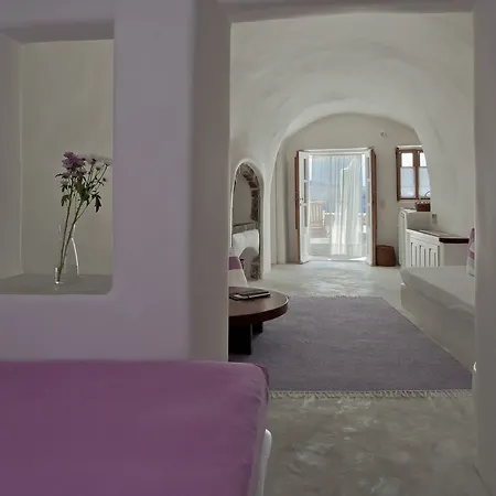 Perivolas Hotel 5*