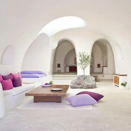 Hotel Perivolas